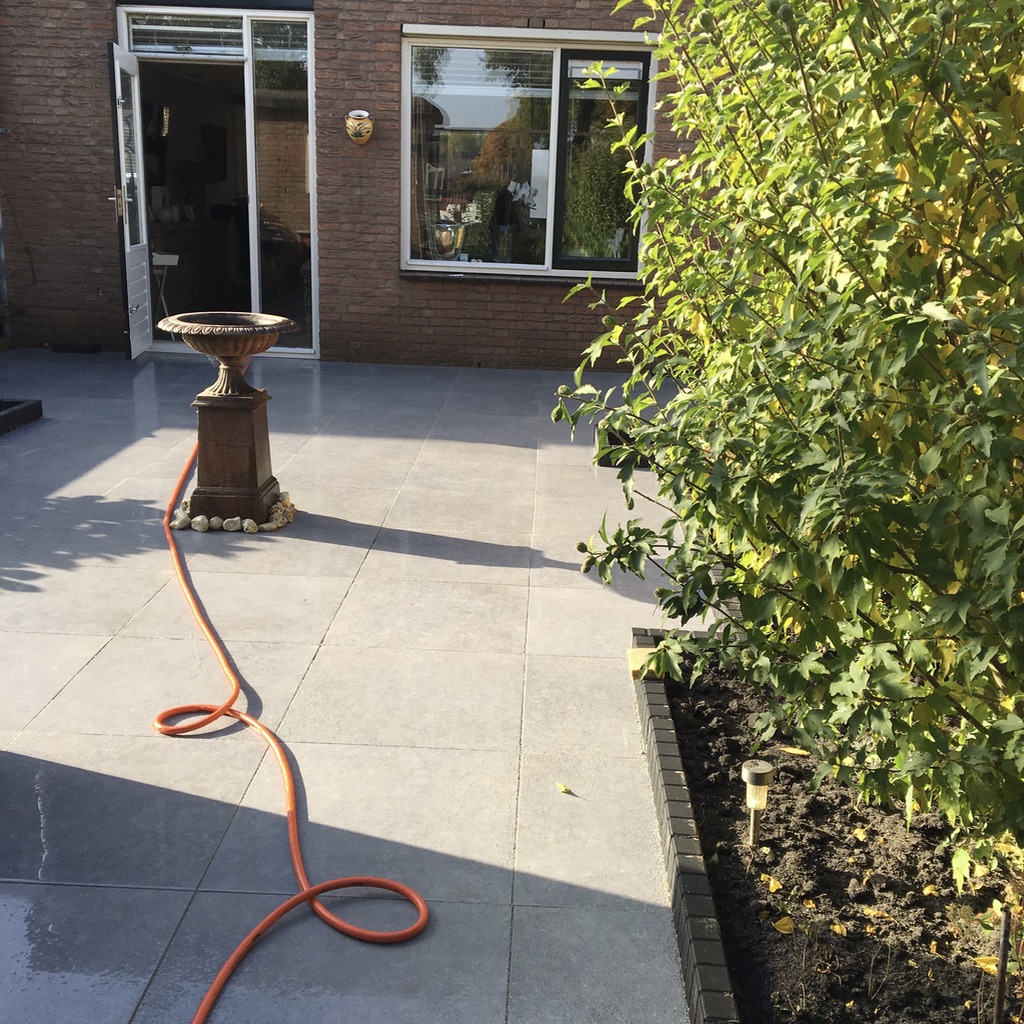 Terras aanleg
